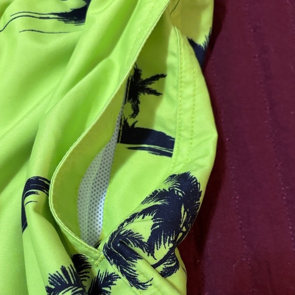 PacSun Men's Yellow-Green Swim Trunks with Palm Print Size Large - Picture 6 of 11